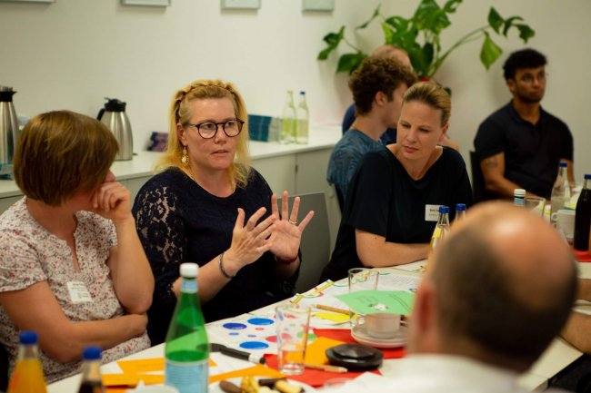 Tischgespräch-88 Kopie