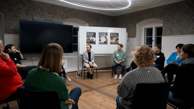 Diskussionsrunde_Leichte und einfache Sprache für benachteiligte Gruppen